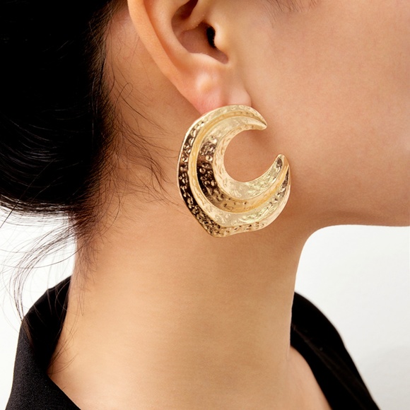Unique Design//Moon Hoop Earrings GOLD SILVER - Picture 2 of 7